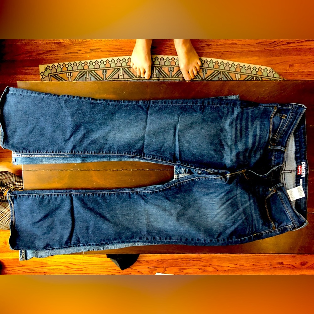 Size 16 Levi’s jeans barely worn